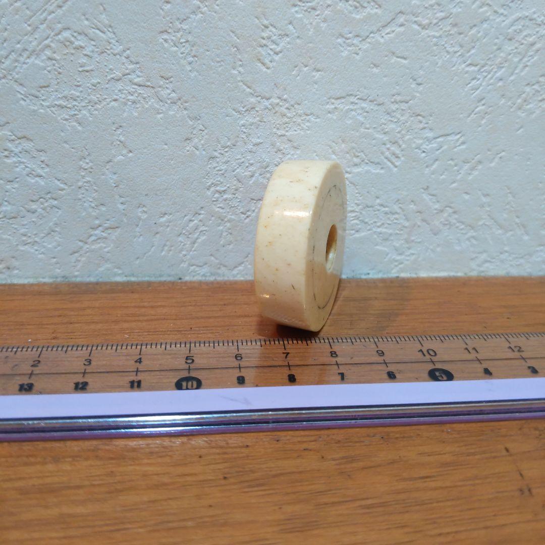 時代提物 饅頭根付 天然素材 直径約3.7〜3.8cm 厚約1.2cm 重20ｇ