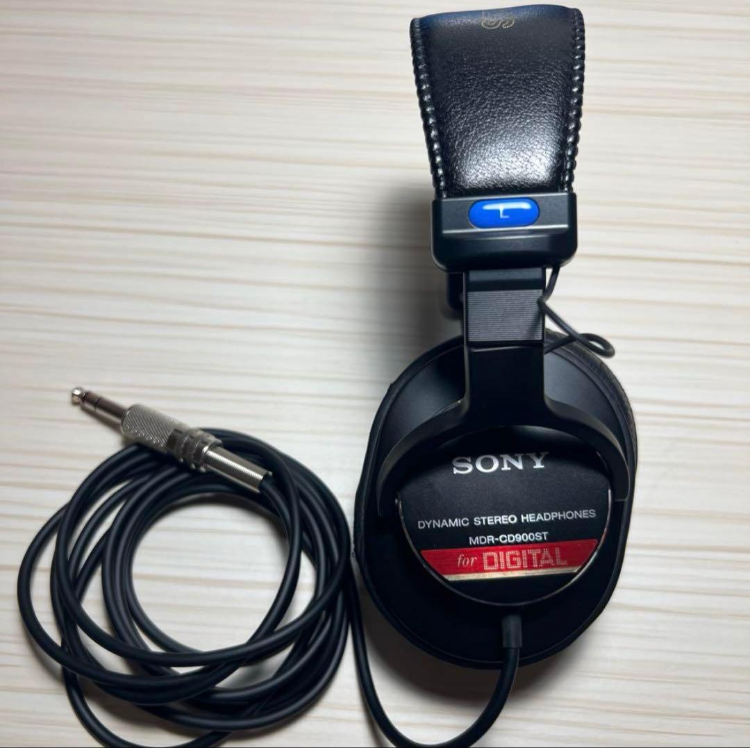 SONY 有線 密閉型スタジオモニターヘッドホン MDR-CD900ST
