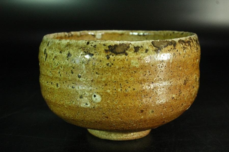 茶道具 古信楽 茶碗 在印 時代箱 骨董(K-YC524)