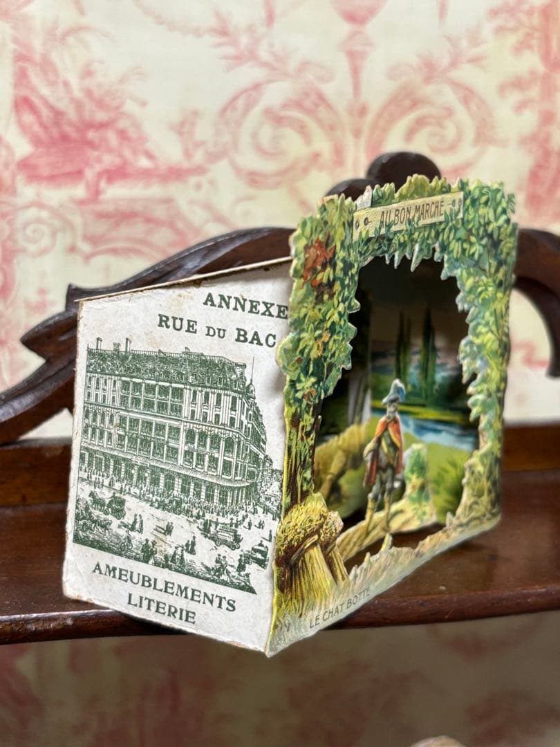 希少フランスアンティーク　ボンマルシェの立体クロモカード　長靴を履いた猫