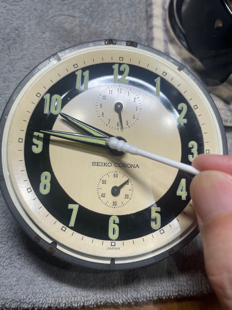 SEIKO CORONA 古くて重い目覚まし時計　Black と Beige 箱