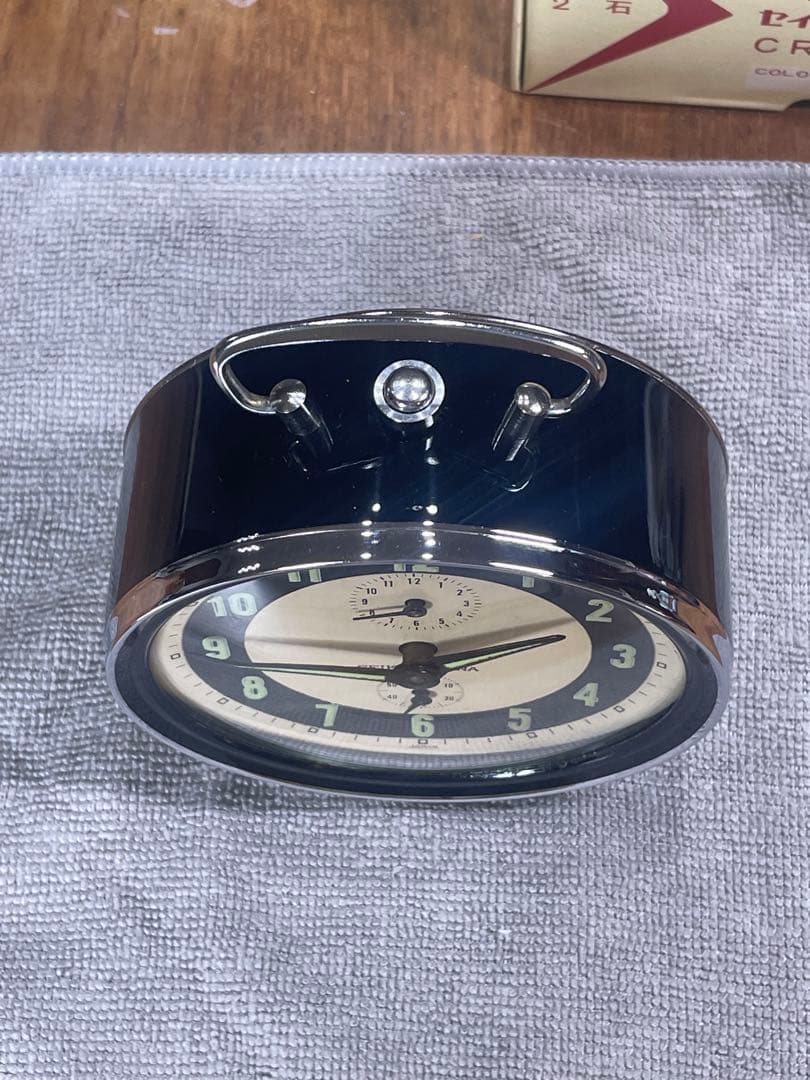 SEIKO CORONA 古くて重い目覚まし時計　Black と Beige 箱