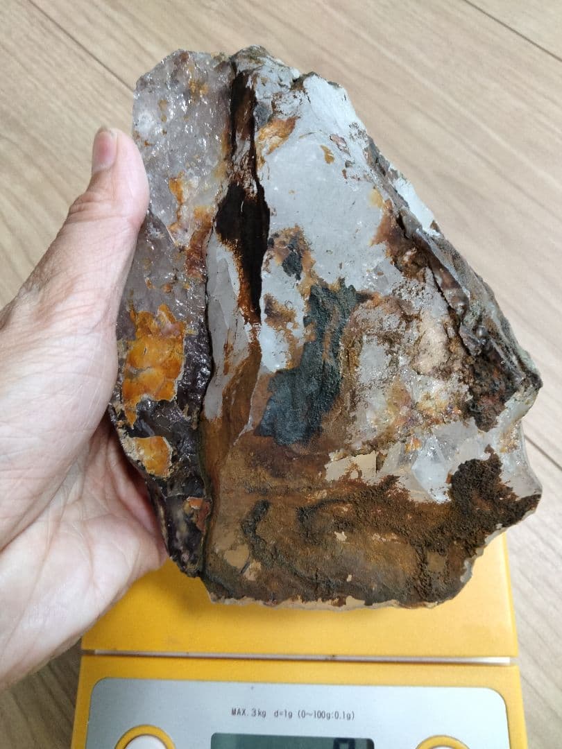 山梨県　乙女鉱山　国産天然水晶　虹入り水晶　784g 国産水晶　国産鉱物