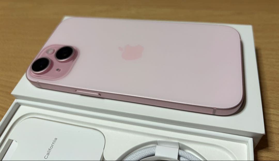 iPhone 15 Pink 128GB SIMロックなし【目立つ傷なし良品】