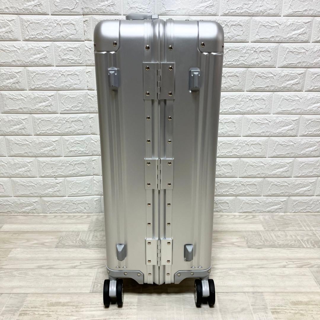 極美品　メルセデスベンツ　アルミスーツケース　65L 非売品