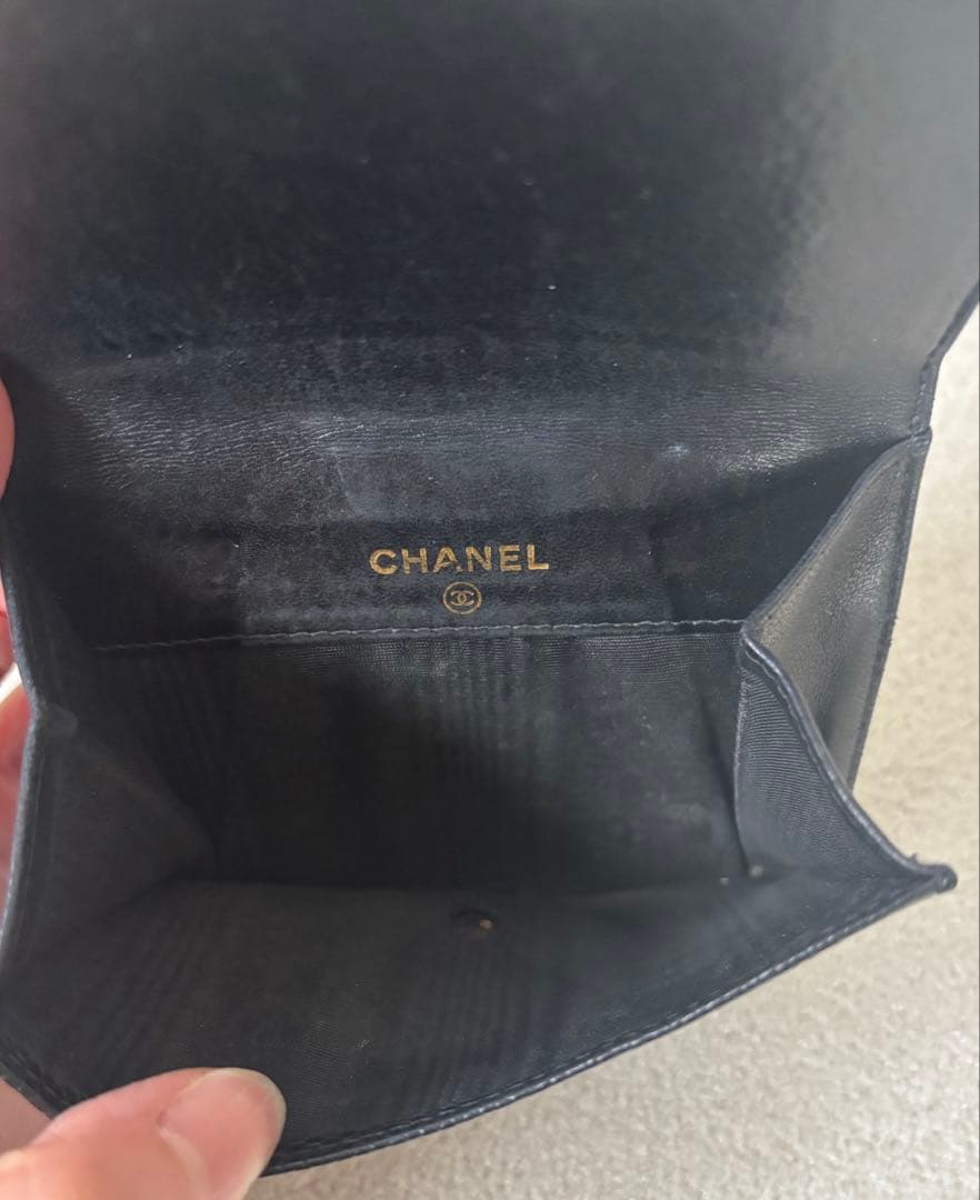 ト*ム様 シャネル　二つ折り財布　キャビアスキン　黒