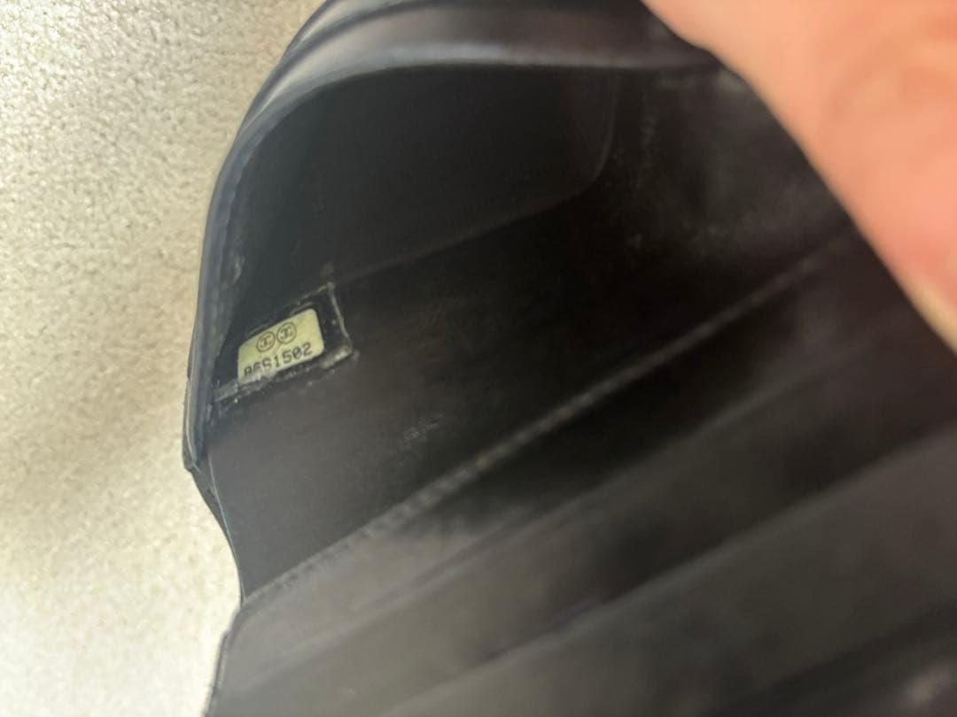 ト*ム様 シャネル　二つ折り財布　キャビアスキン　黒