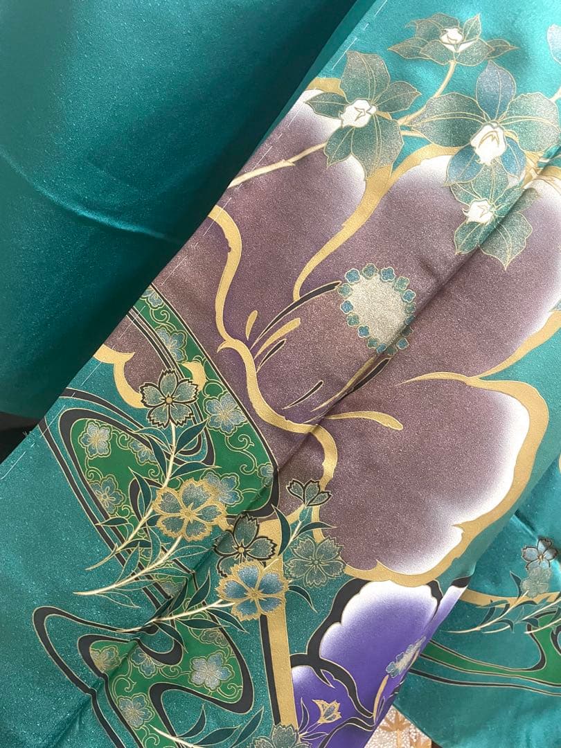 振袖フルセット６点サイズM〜L振袖 正絹仕付け糸、紫色の花柄未使用　新古品