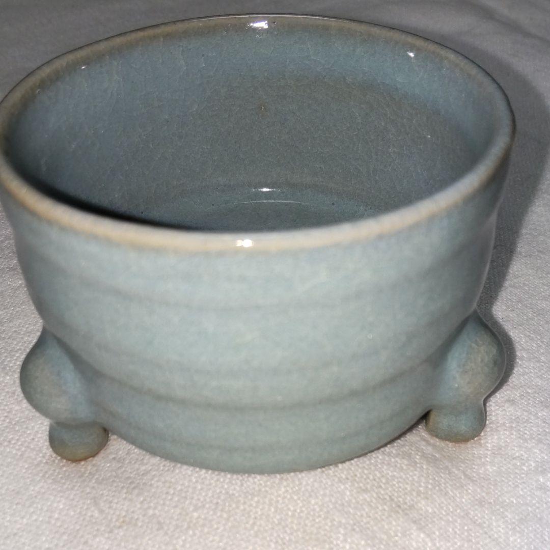 北宋天靑釉奩式三足香炉