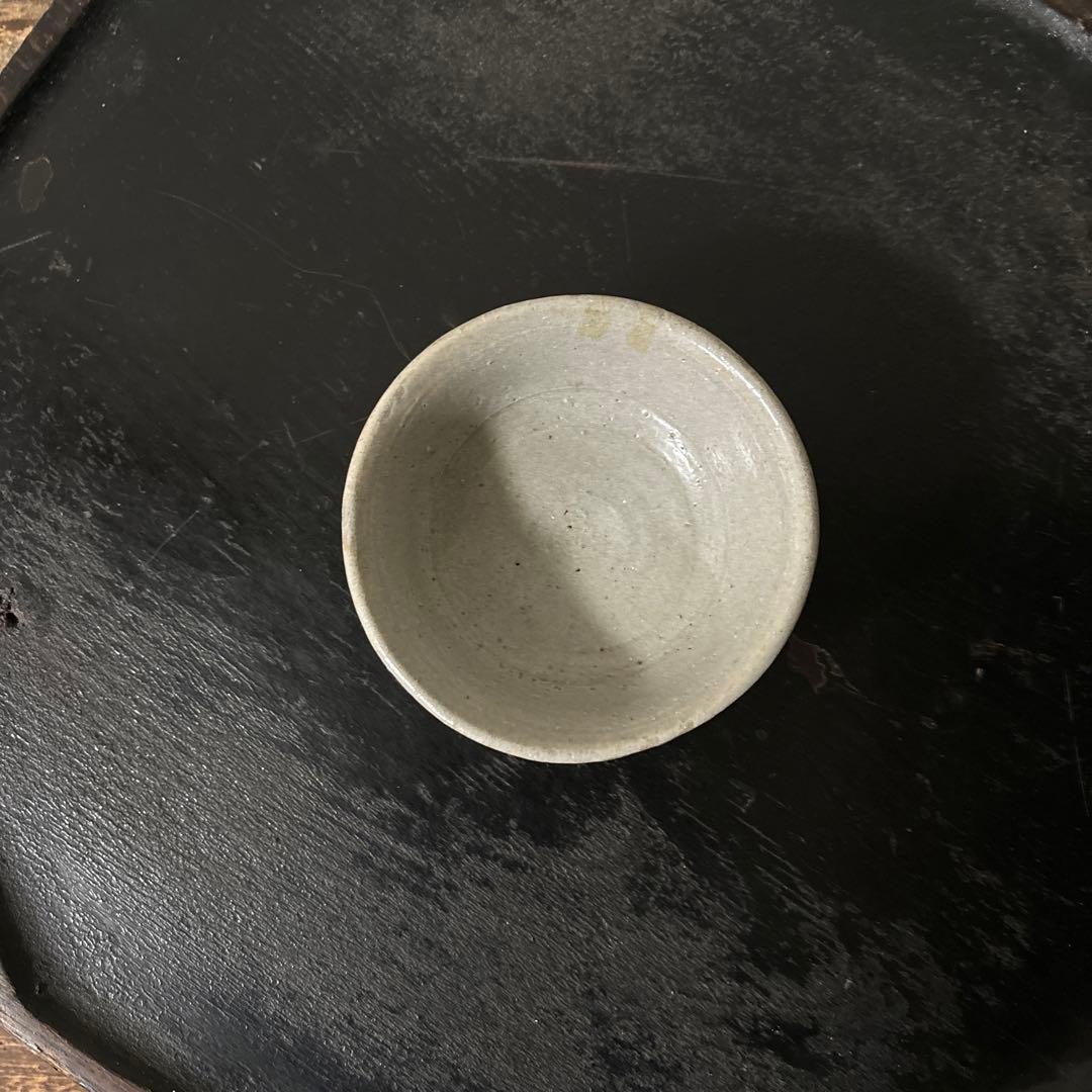 李朝　小服茶碗　大盃　堅手　白磁　酒器　韓国骨董　ぐい呑み　猪口　アンティーク