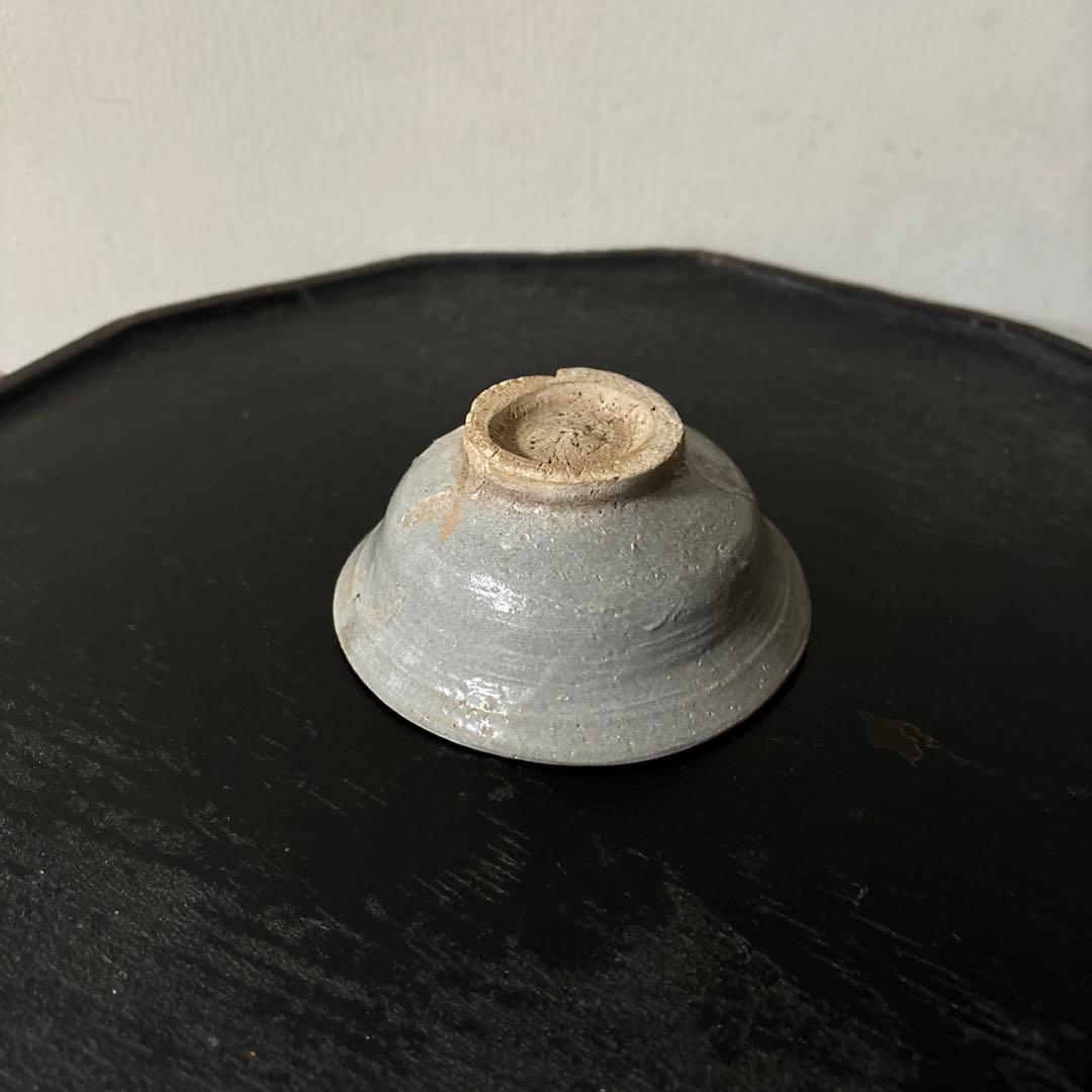 李朝　小服茶碗　大盃　堅手　白磁　酒器　韓国骨董　ぐい呑み　猪口　アンティーク