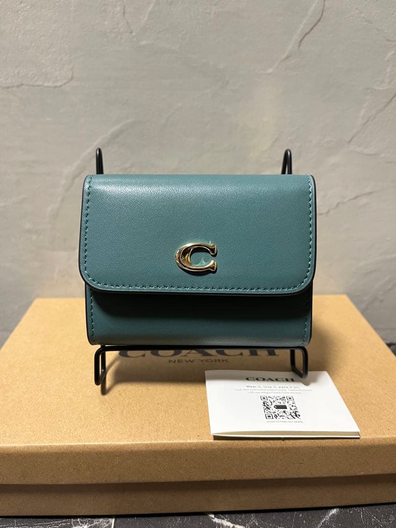 ✨️新品未使用✨COACH 三つ折り財布 グリーン