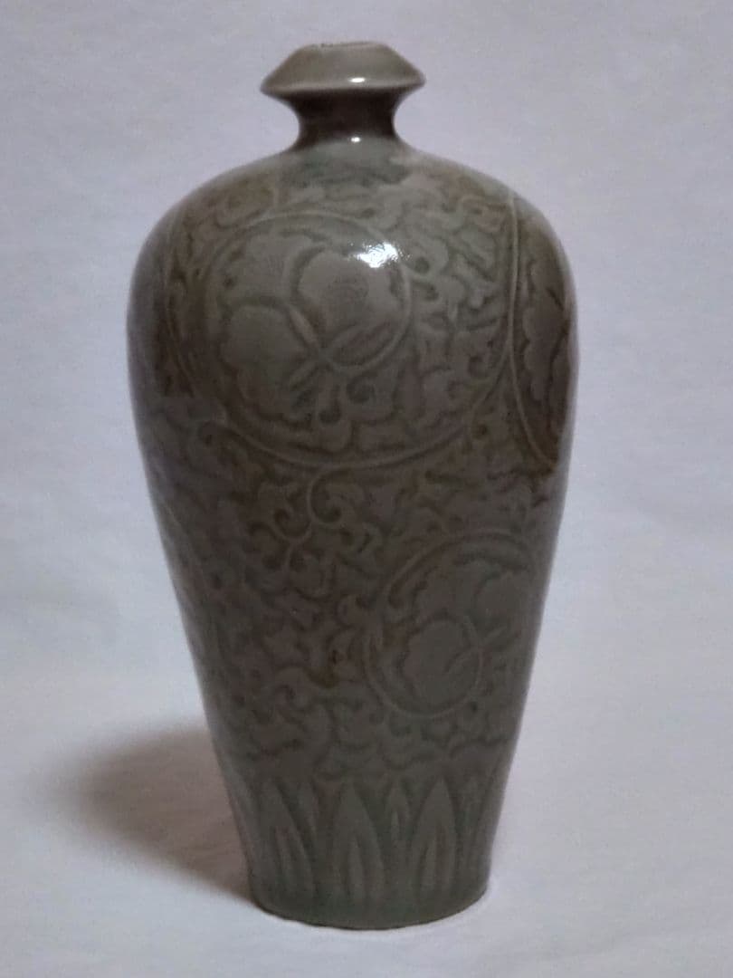 中国美術　古物　骨董　揚州窯　甁　唐草文　写し