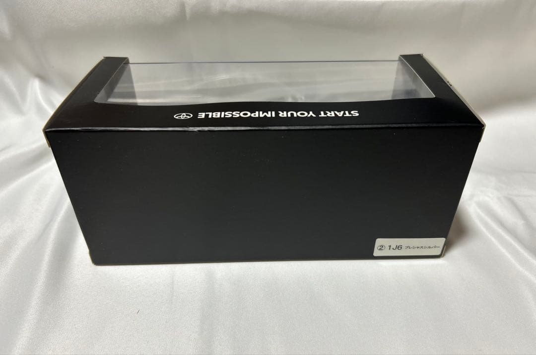 トヨタ　クラウン 1/30 カラーサンプル　プレシャスシルバー