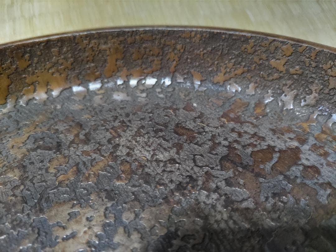 超絶技巧！虫食い模様　丸盆　在銘　中国？