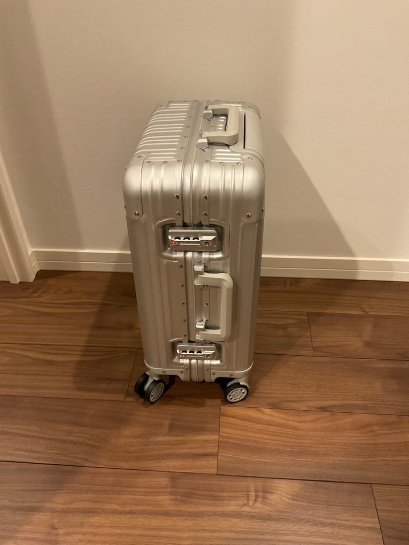 Mercedes-Benz シルバーキャリーケース