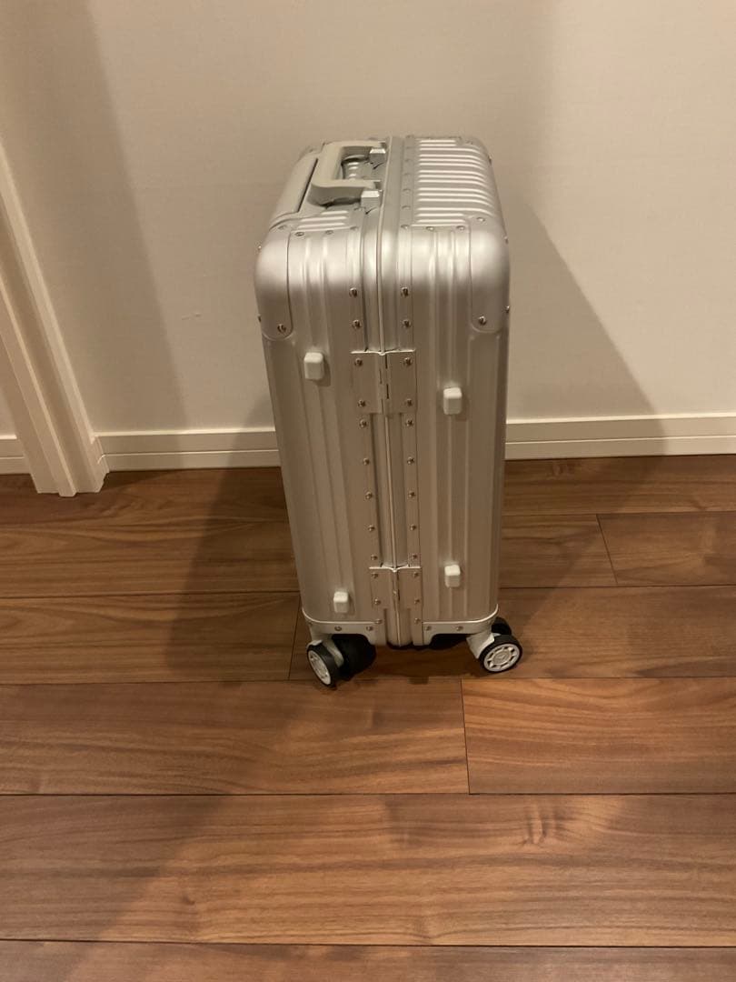 Mercedes-Benz シルバーキャリーケース