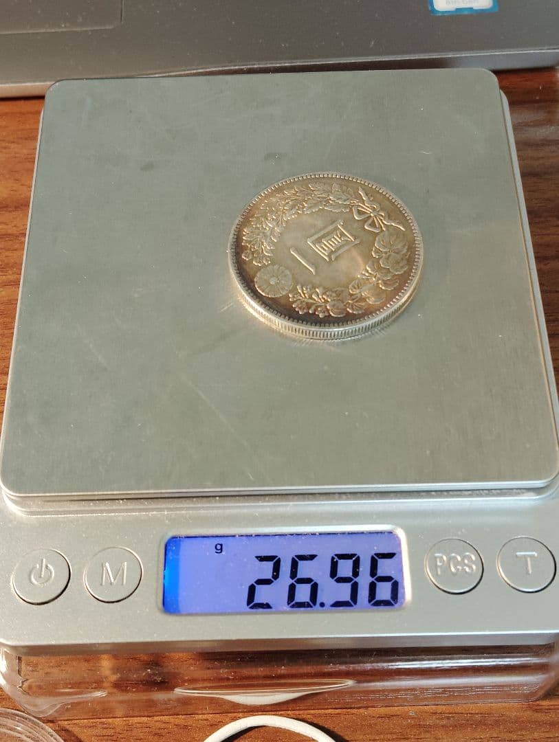 1円銀貨　明治7年 大型　特年　極美品　希少　一圓銀貨　一円銀貨銀貨