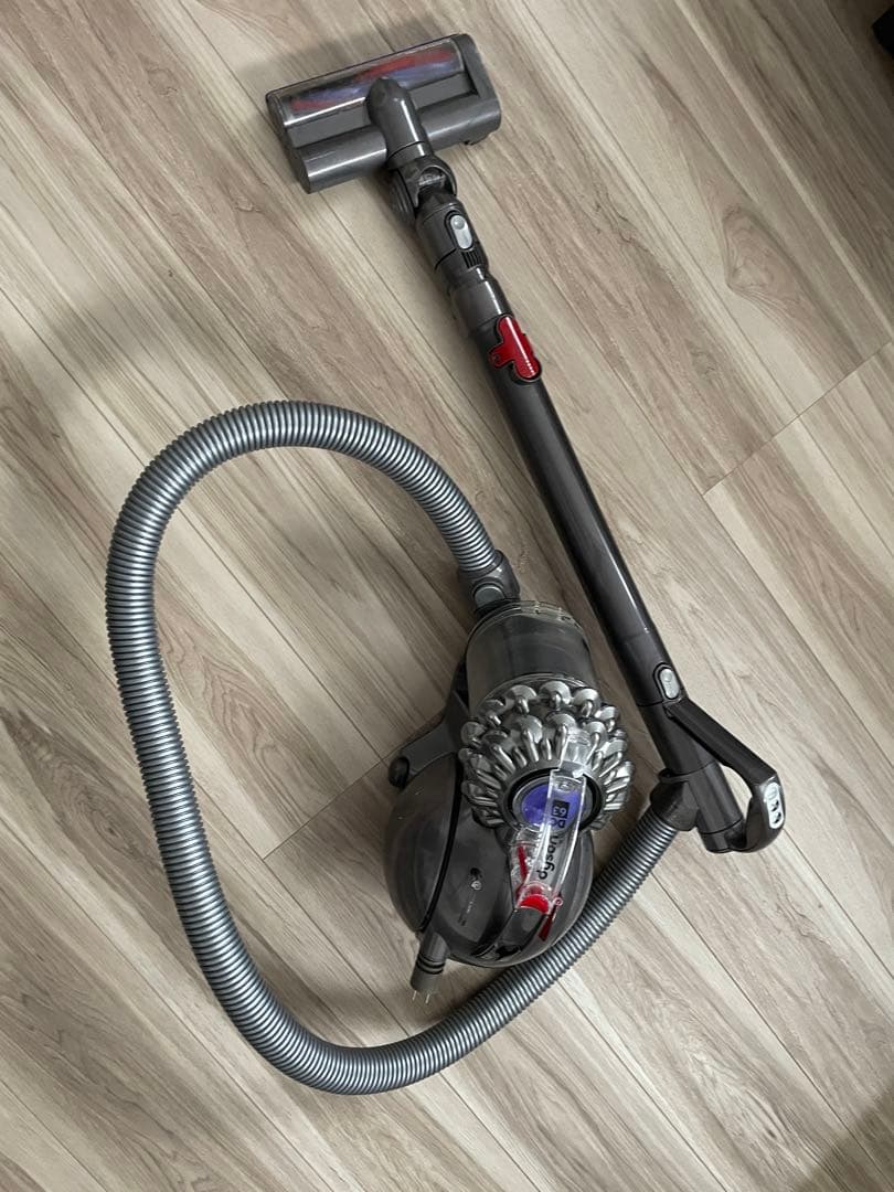 Dyson 掃除機　DC63