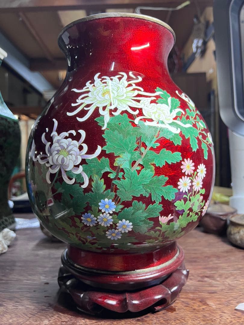 明治～大正期　安藤七宝製　銀線七宝　菊文銀線花瓶　細密植線　銀張赤透　台付き