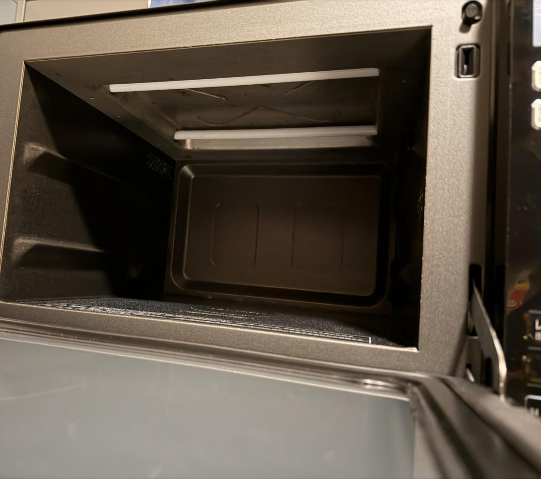 Panasonic製のオーブンレンジ NE-MS262-K 　角皿プレート付