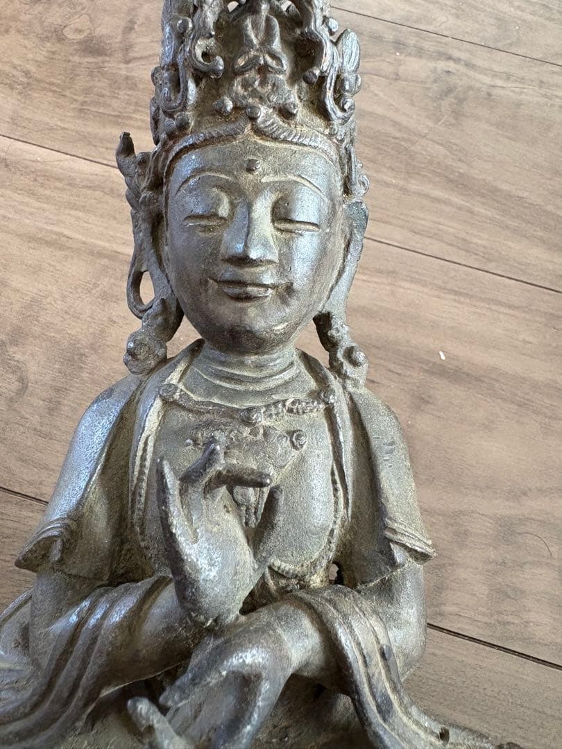 古董 古銅の観音菩薩座像(明代・14〜17世紀) 旧家藏出 贵重品 古銅製