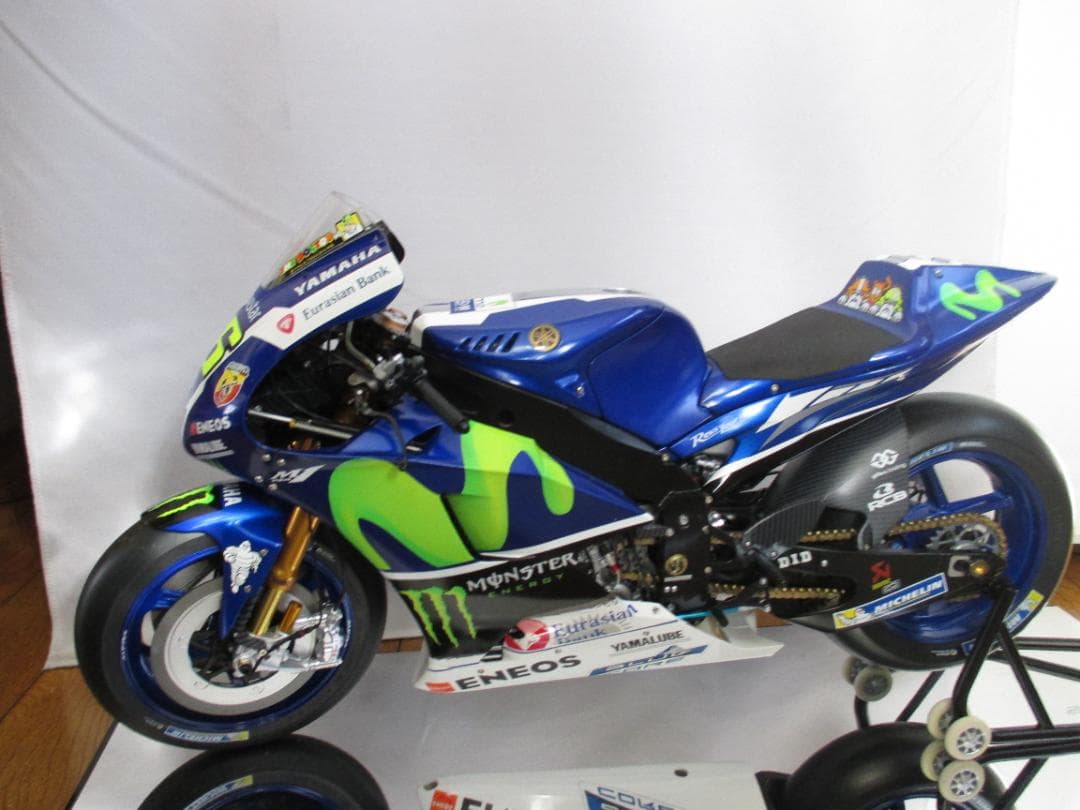 Yamaha YZR-M1 1/4スケールモデル