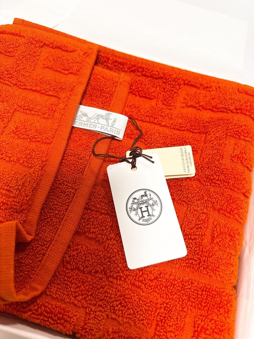 新品・未使用、箱付きHERMES（エルメス）ステアーズ タオル