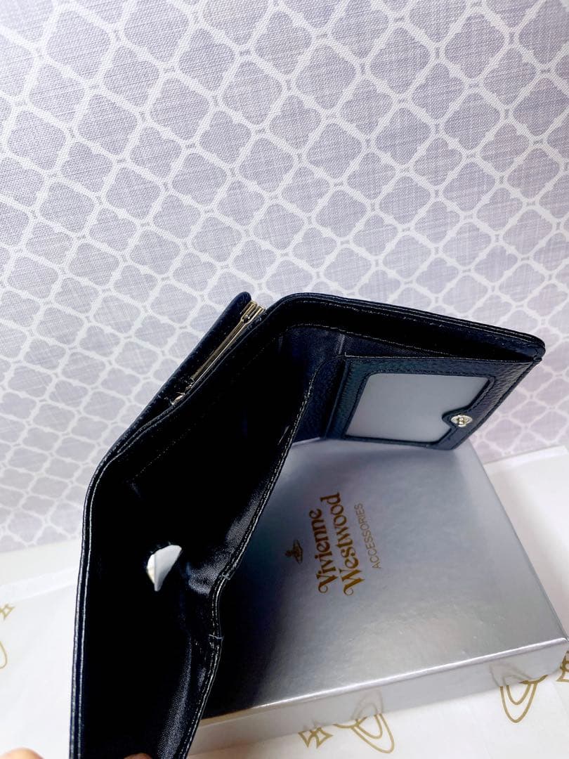 【最新✨️ショッパー付】新品 ヴィヴィアン・ウエストウッド　三折り財布 黒