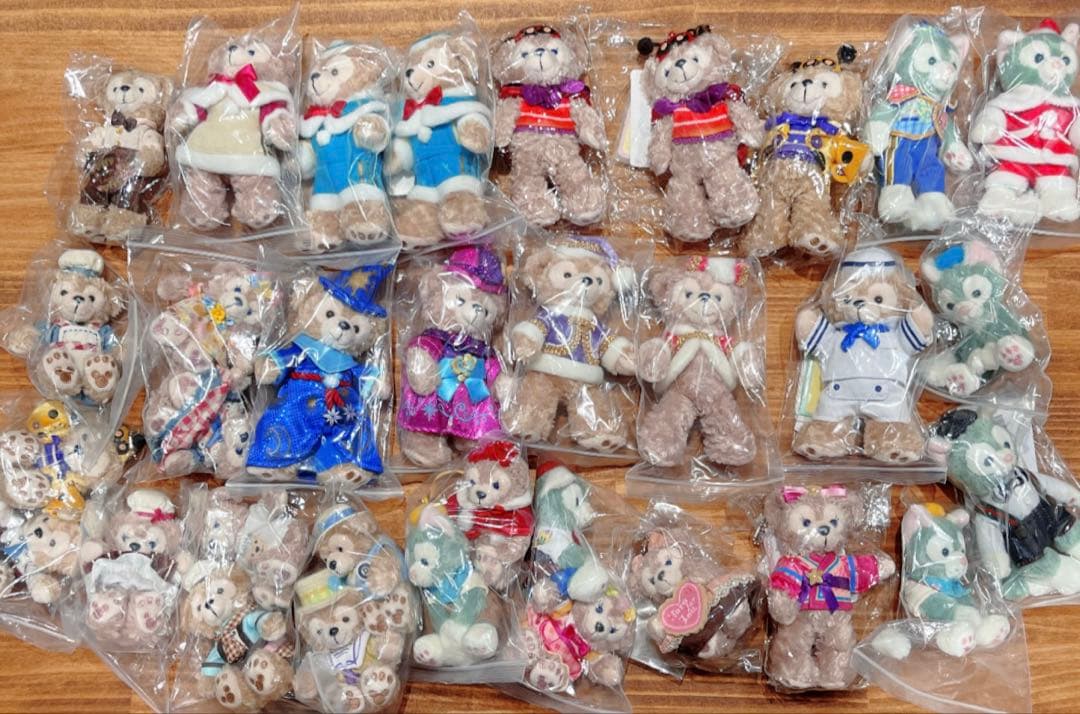 〖 まとめ売り 〗 ダッフィー シェリーメイ ジェラトーニ ぬいぐるみ バッジ