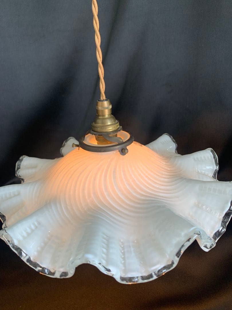 フランス製　MOUTH-BLOWN GLASS VIANNE ガラスシェード照明