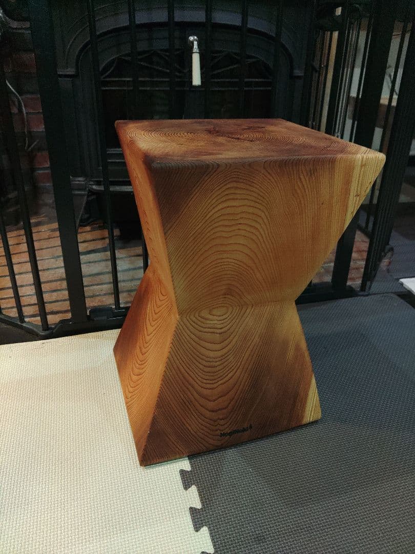 杉のスツール　インテリア