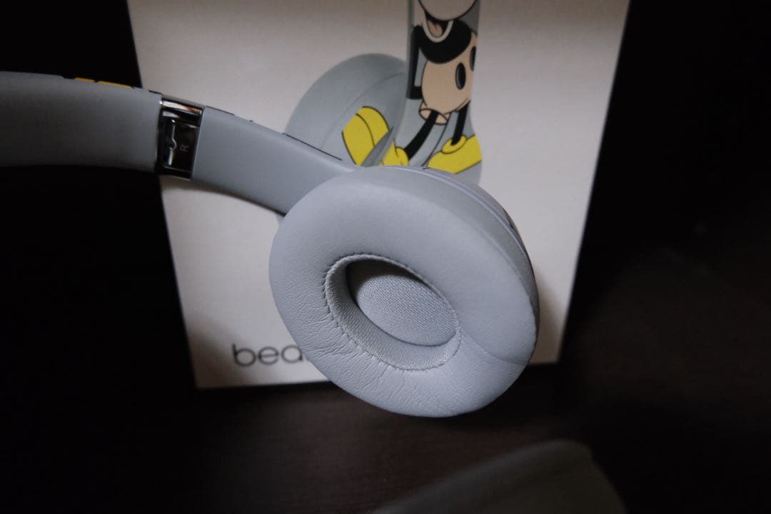 beats solo 3 wireless ミッキーマウス　訳あり
