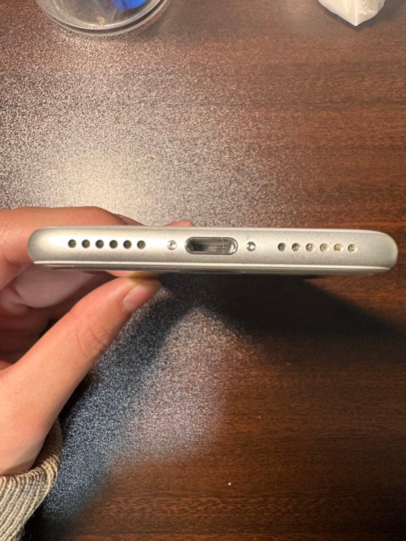 Apple iPhone 8 ホワイト 64G 85% SIMロック解除済み