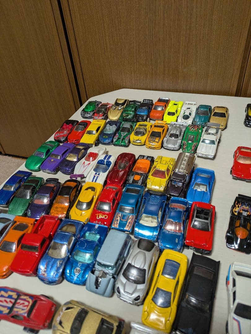 H*B様 ホットウィール 1/64 フェラーリ ポルシェ 大量ミニカー 120台