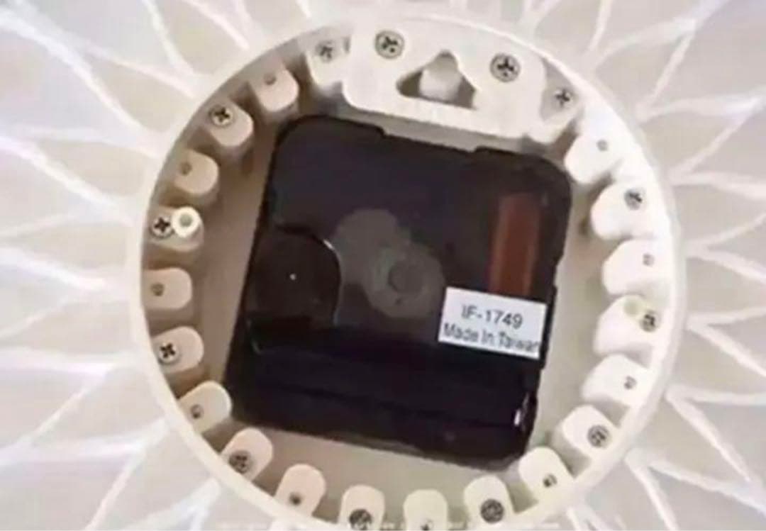 壁掛け時計　ウォールクロック　おしゃれ　アート　デザイン　WH