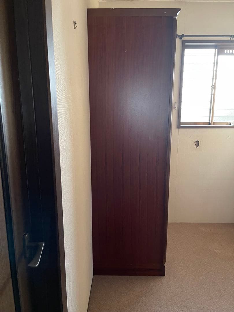 1/27までアンティークワードローブ