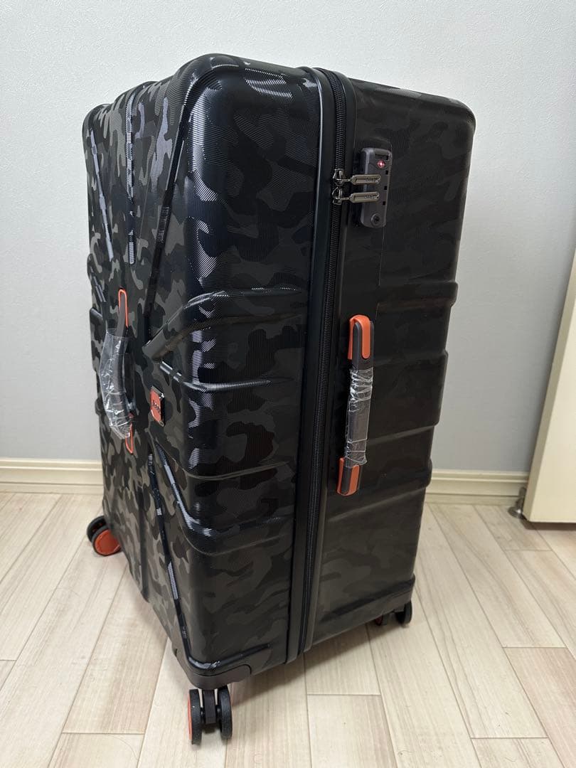 Jeep 正規限定モデル・ブラック×オレンジ スーツケース