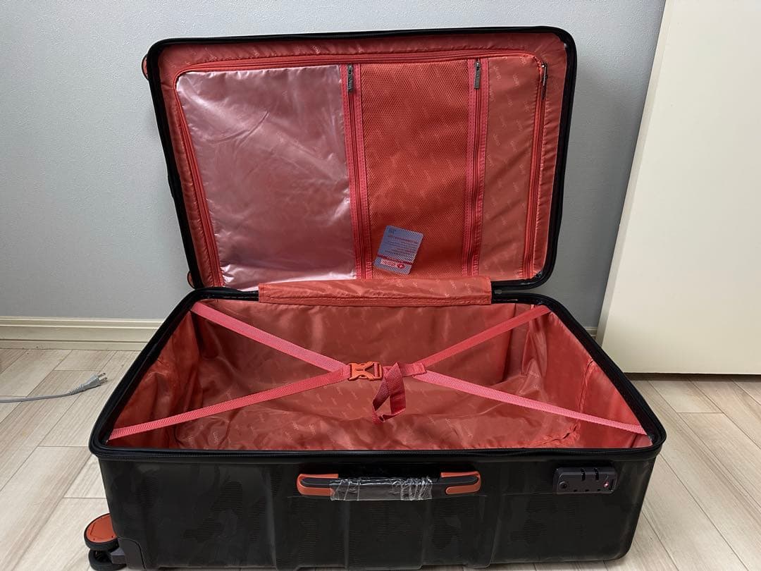 Jeep 正規限定モデル・ブラック×オレンジ スーツケース