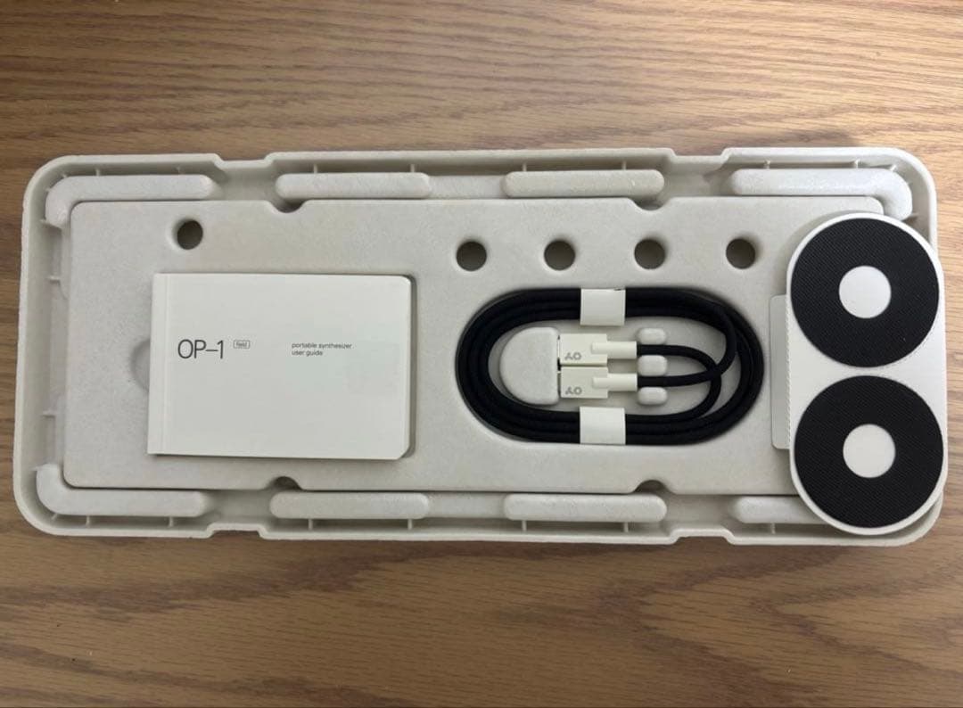 動作確認のみの未使用・感動美品OP-1 field 付属品完備！最終値下！？