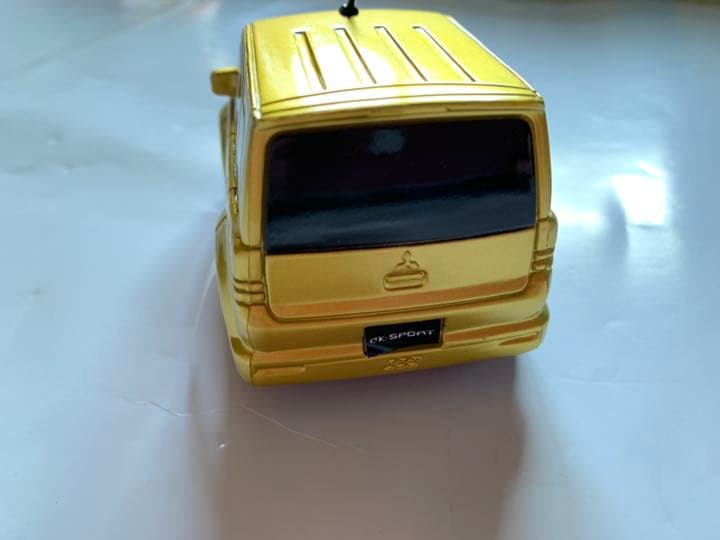 非売品三菱自動車 ek・SPORTゴールド・デジタル時計（プルバックゼンマイ付）