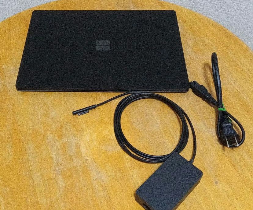 Microsoft Surface Laptop2 ブラック
