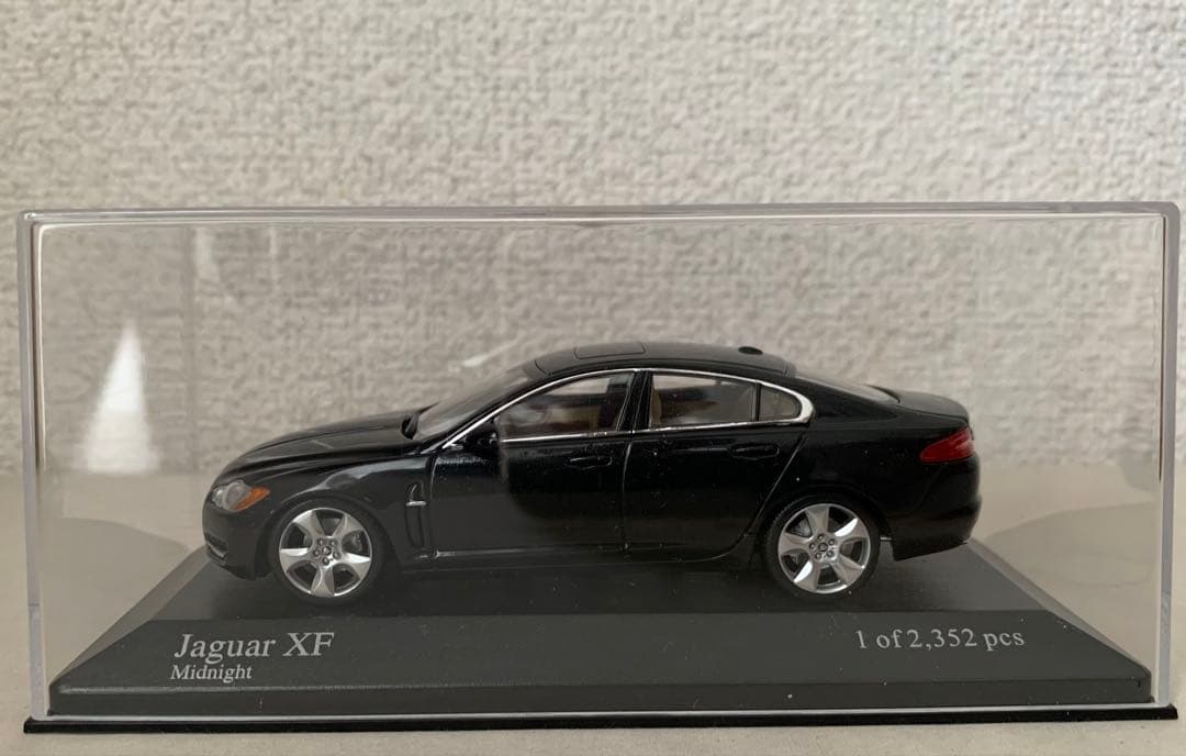 1/43 Jaguar / ジャガー XF ブラックメタリック