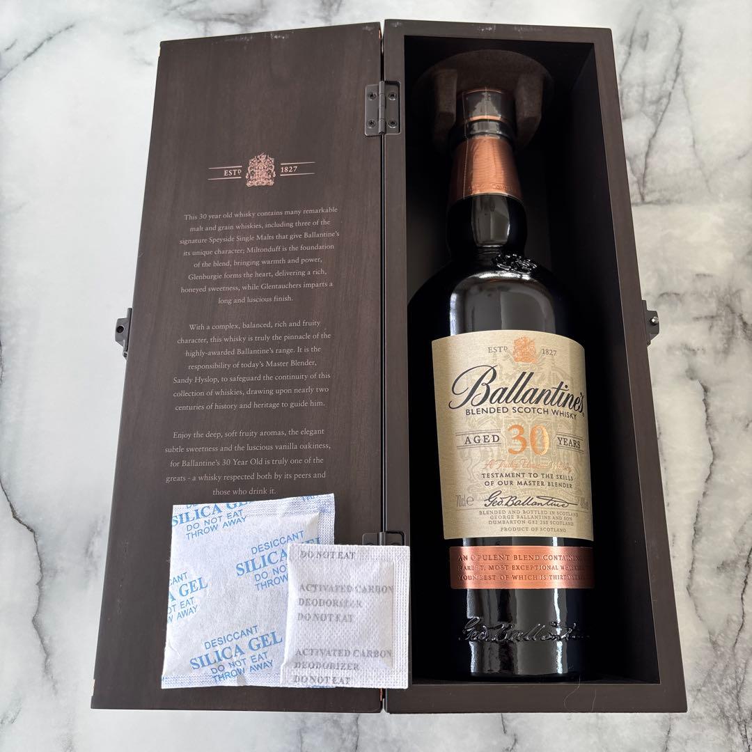 Ballantine's 30年 ブレンデッドスコッチウイスキー 木箱入り
