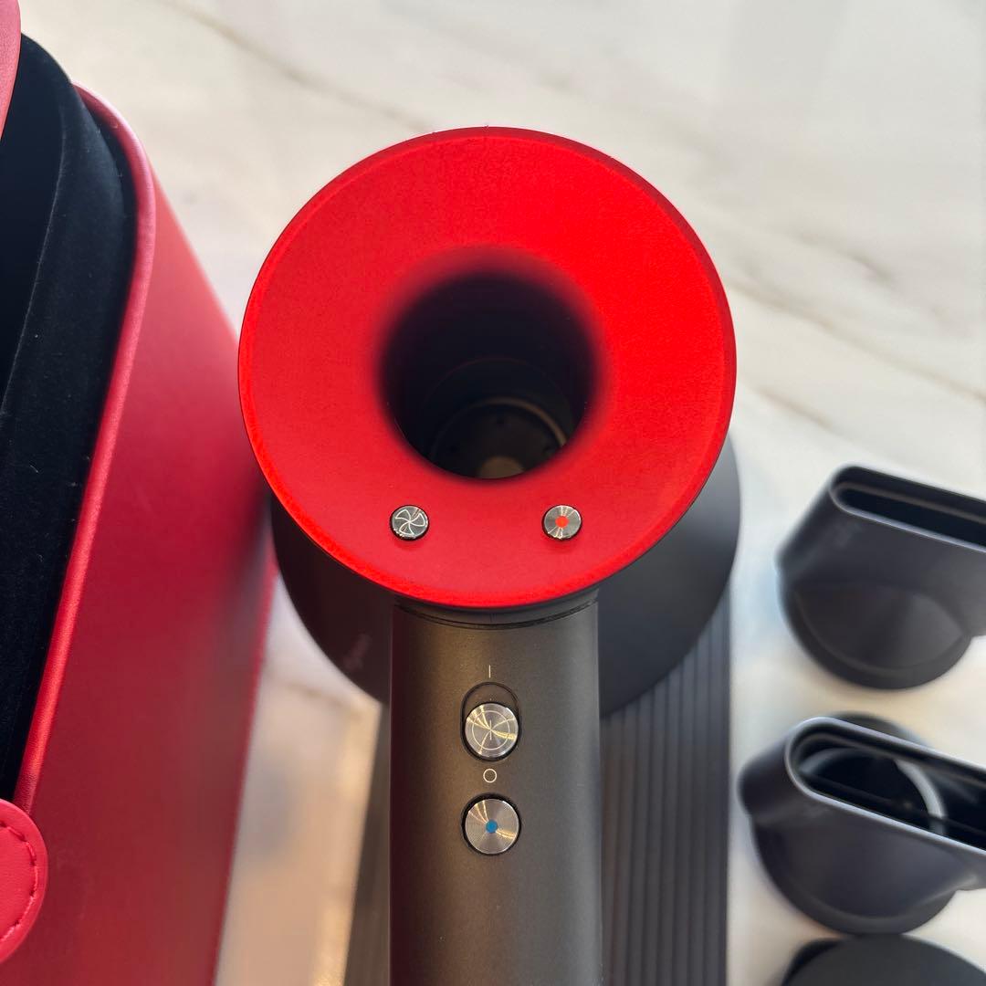 ダイソン ヘアドライヤーDyson Supersonic HD01 収納ケース付