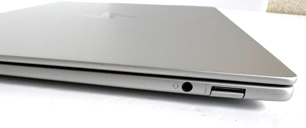 Windowsノート本体 HP OmniBook X 14-fe (Snapdragon X)