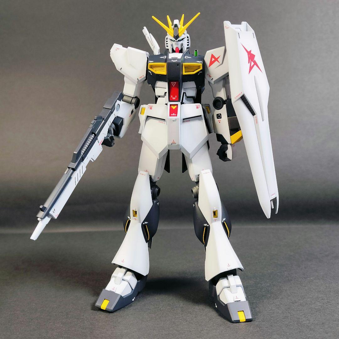 【塗装済み完成品】 νガンダム（EG）＋ブースターベッド（ガンダムベース限定）