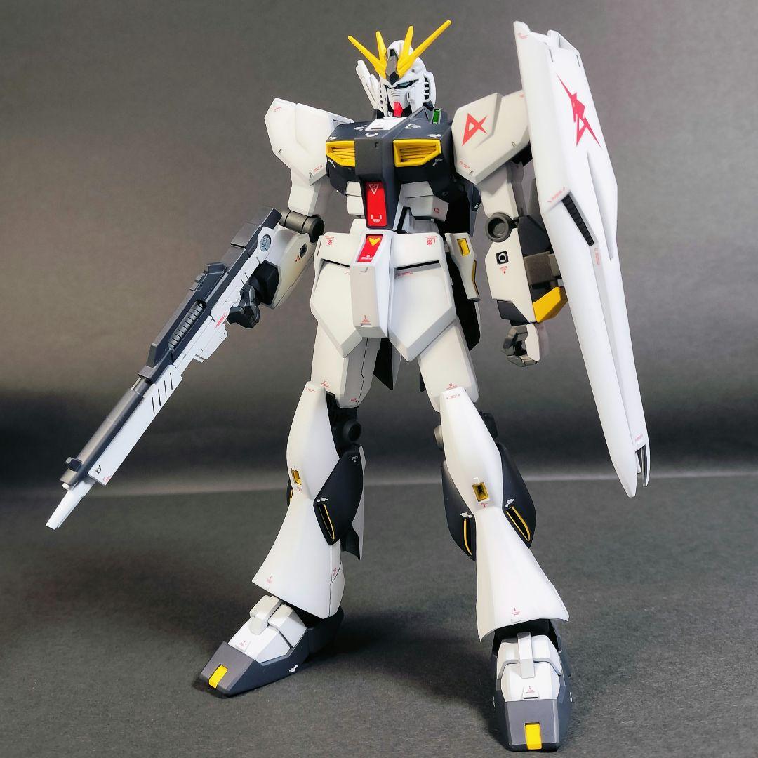 【塗装済み完成品】 νガンダム（EG）＋ブースターベッド（ガンダムベース限定）
