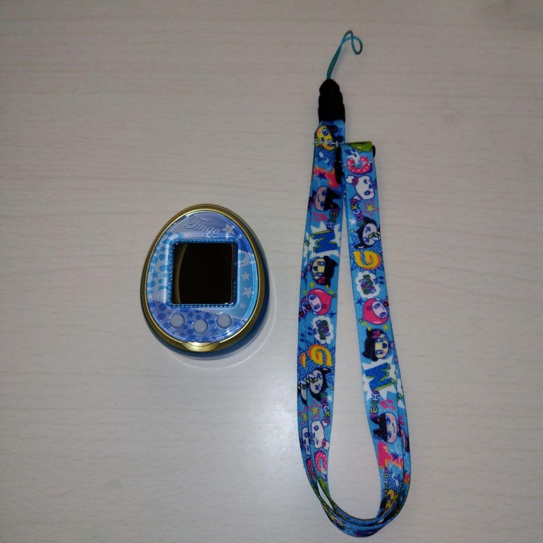 たまごっち4u　本体ブルー　ストラップ　付き