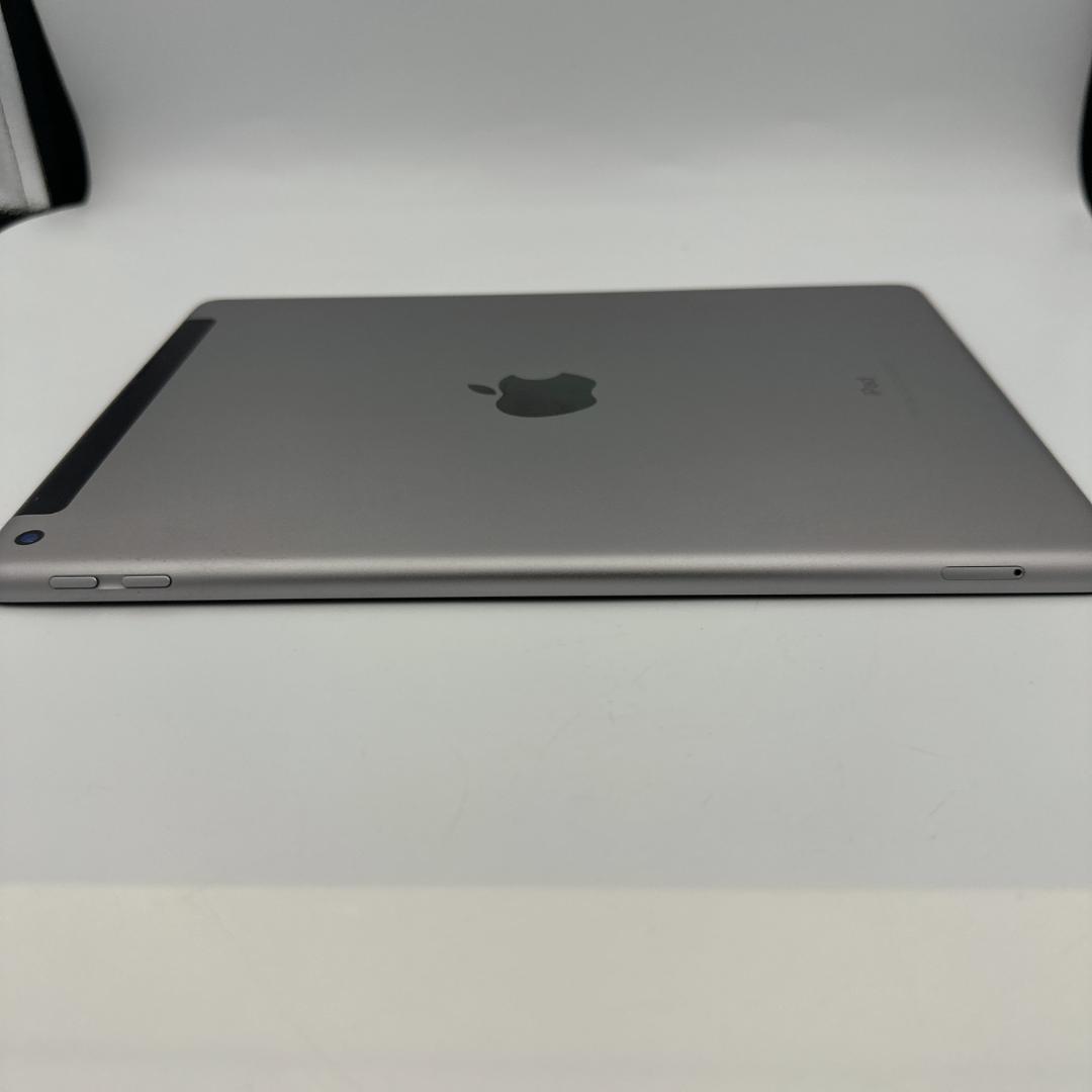 【美品】iPad 5 auモデル SIMフリー スペースグレイ 本体のみ